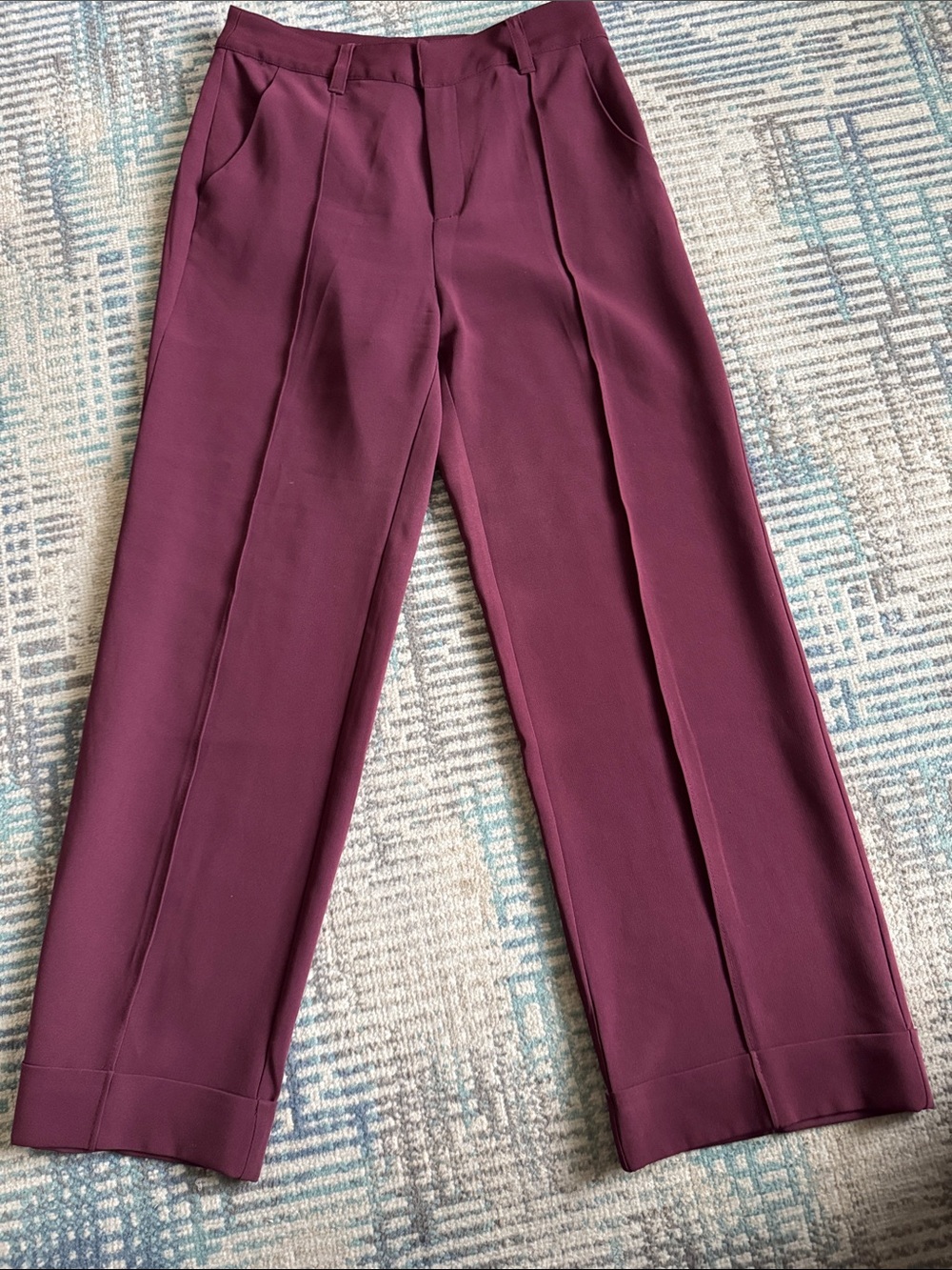 Cinq à Sept Burgundy Wine Pleated Cuffed Tailored Trousers Pants Size 2